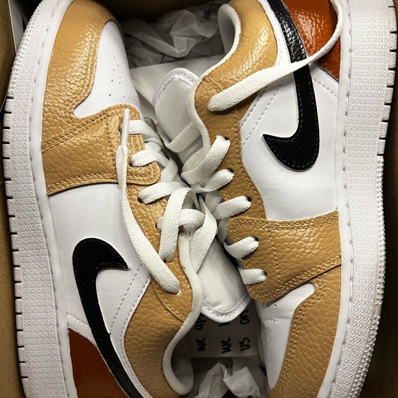 Custom colored Jordans - Picture 1 of 5